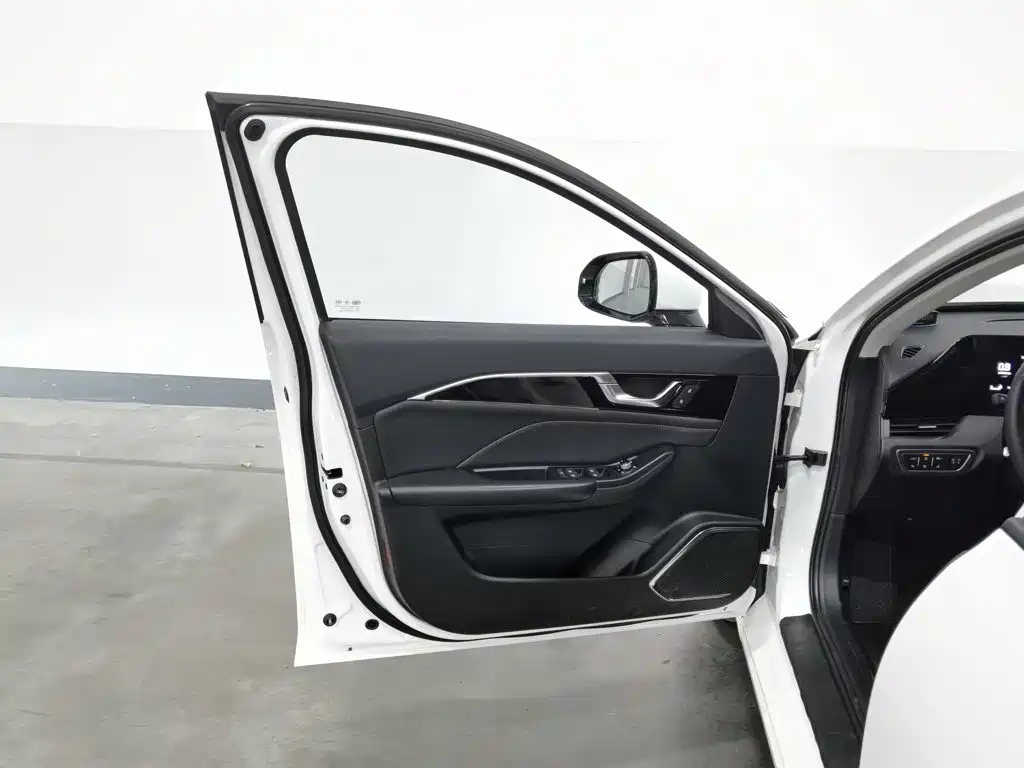 Bestune B70 — миниатюра 8