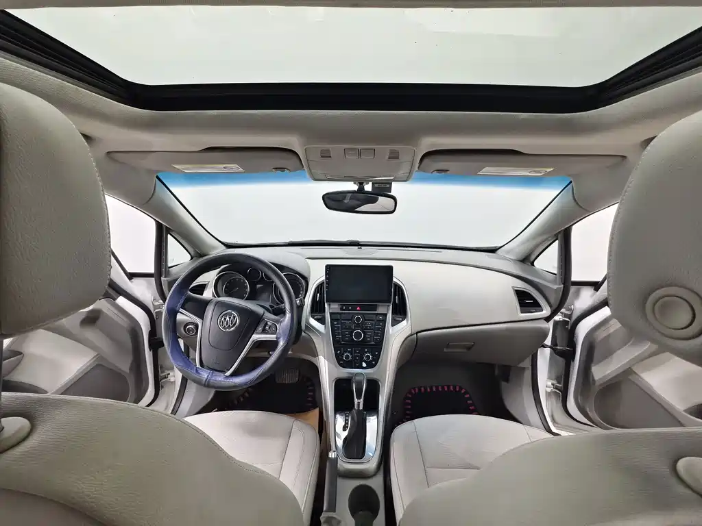 Buick Excelle — миниатюра 10