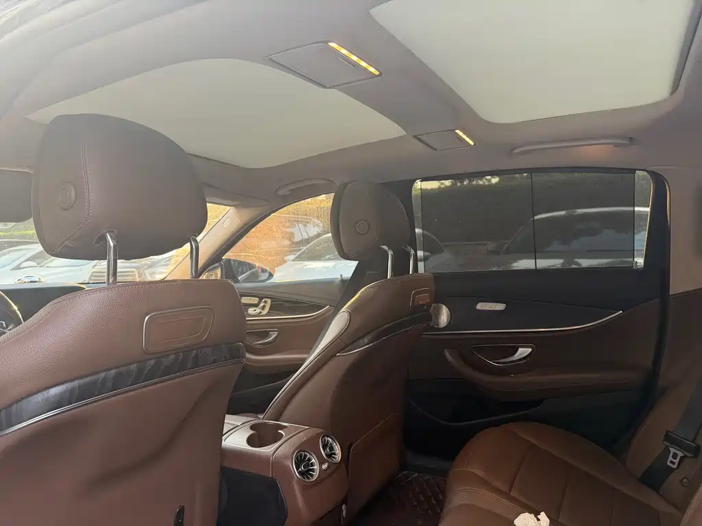 Mercedes-Benz E-Class — миниатюра 4