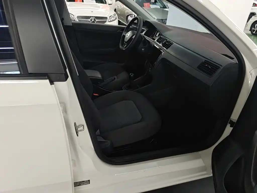 Volkswagen Santana — миниатюра 25