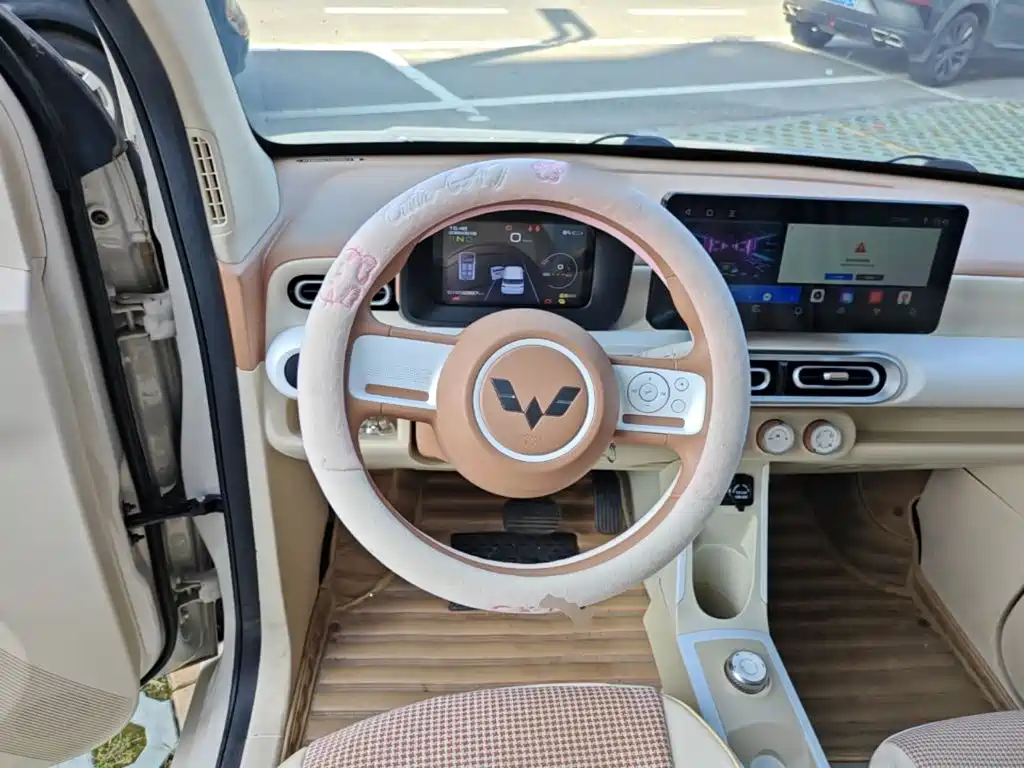 Wuling MINIEV — миниатюра 11