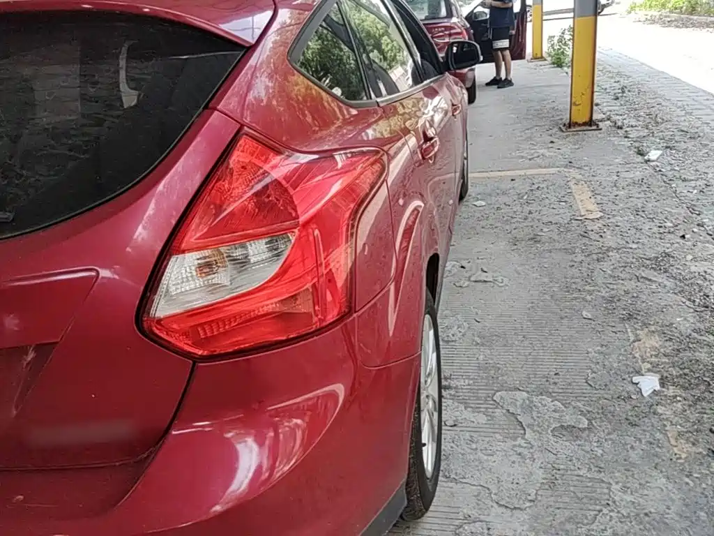 Ford Focus — миниатюра 8