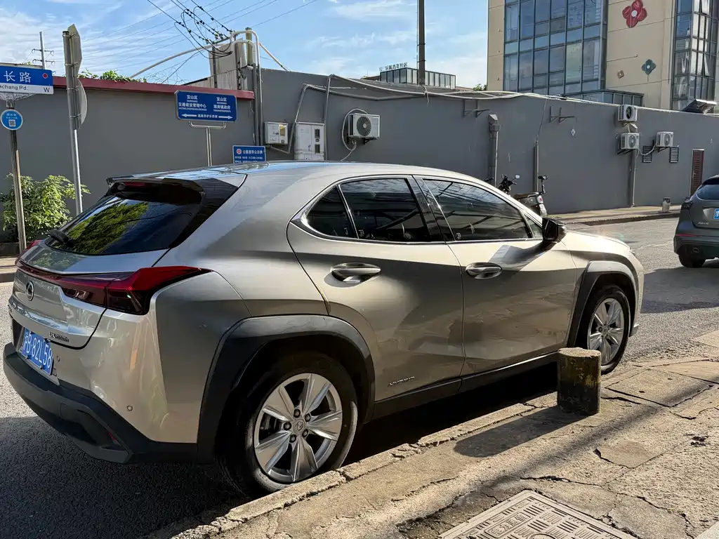 Lexus UX — миниатюра 4