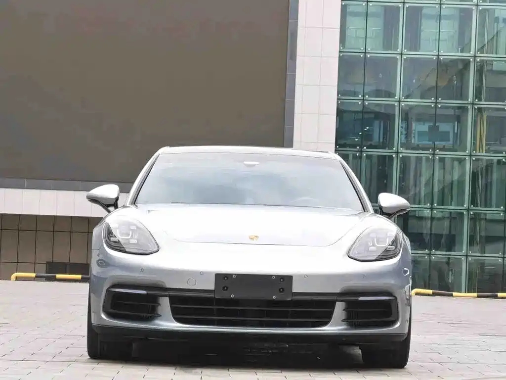 Porsche Panamera — миниатюра 2