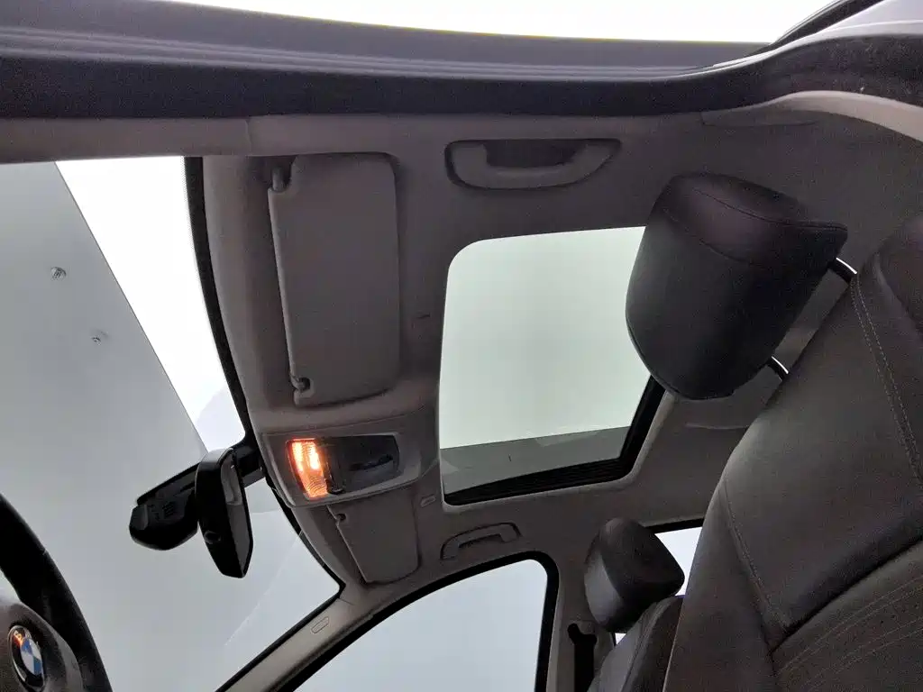 BMW 5 Series — миниатюра 14