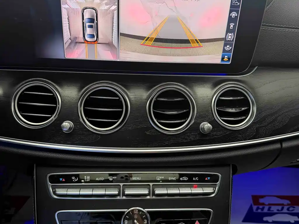 Mercedes-Benz E-Class — миниатюра 5