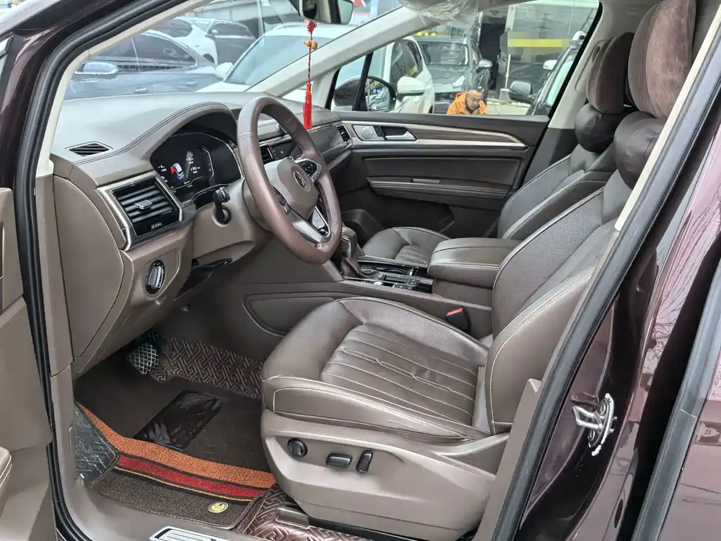 Volkswagen Viloran — миниатюра 7