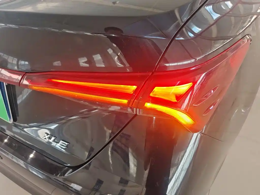 Toyota Avalon — миниатюра 8