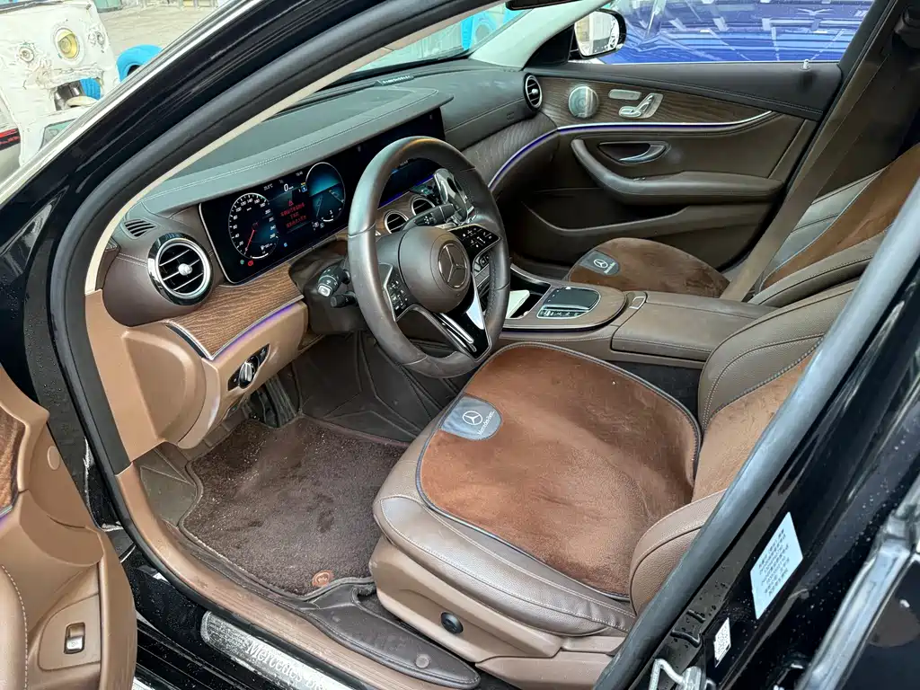 Mercedes-Benz E-Class — миниатюра 7