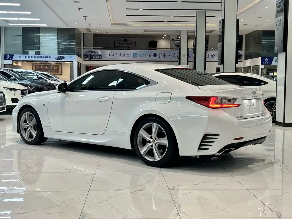 Lexus RC — миниатюра 9