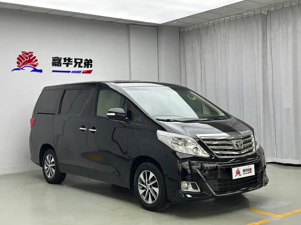 Toyota Alphard — миниатюра 4