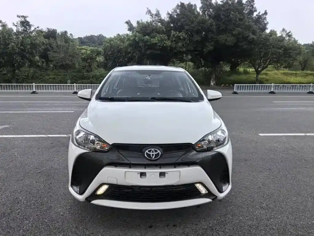 Toyota Yaris L — миниатюра 3