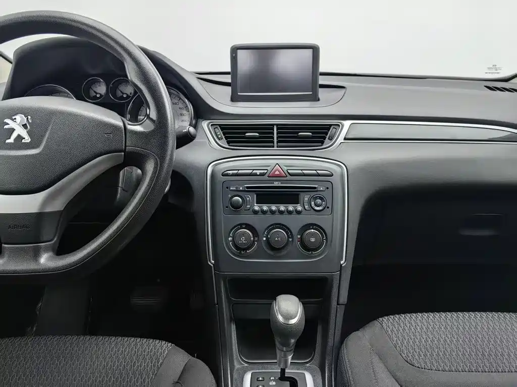 Peugeot 308 — миниатюра 12