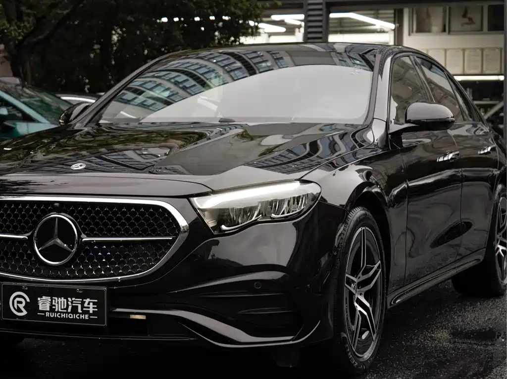 Mercedes-Benz E-Class (Import) — миниатюра 5