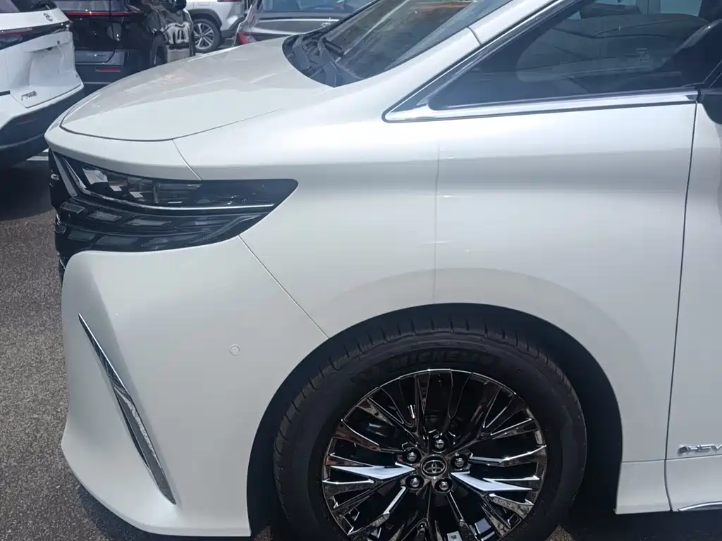 Toyota Alphard 2025 2.5L Luxury