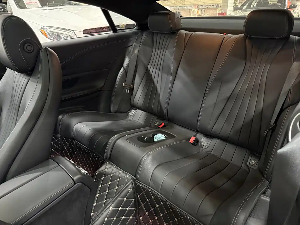 Mercedes-Benz E-Class (Import) — миниатюра 12