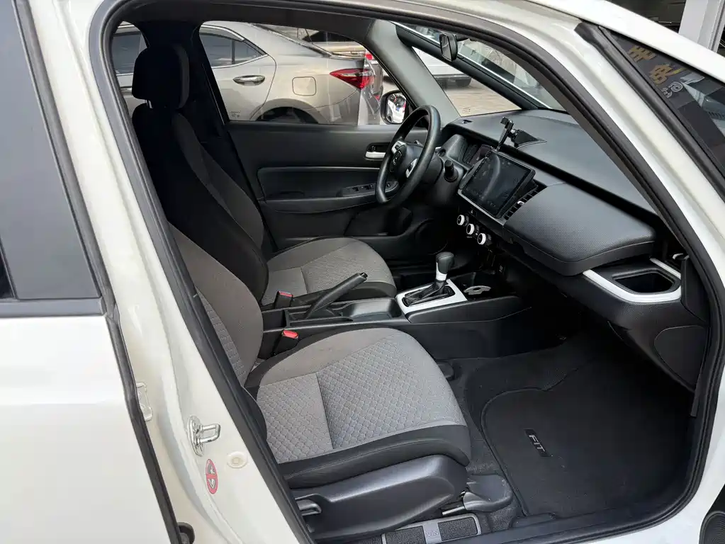 Honda Fit — миниатюра 10