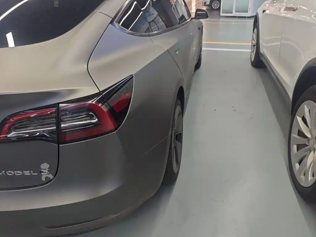 Tesla Model 3 — миниатюра 8