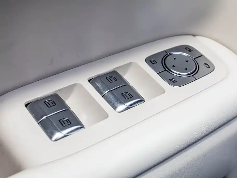 Li Auto Li L8 — миниатюра 13