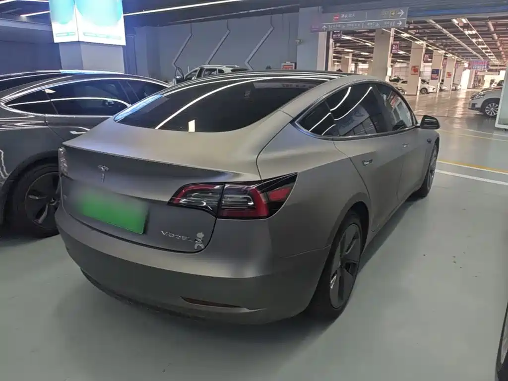 Tesla Model 3 — миниатюра 7