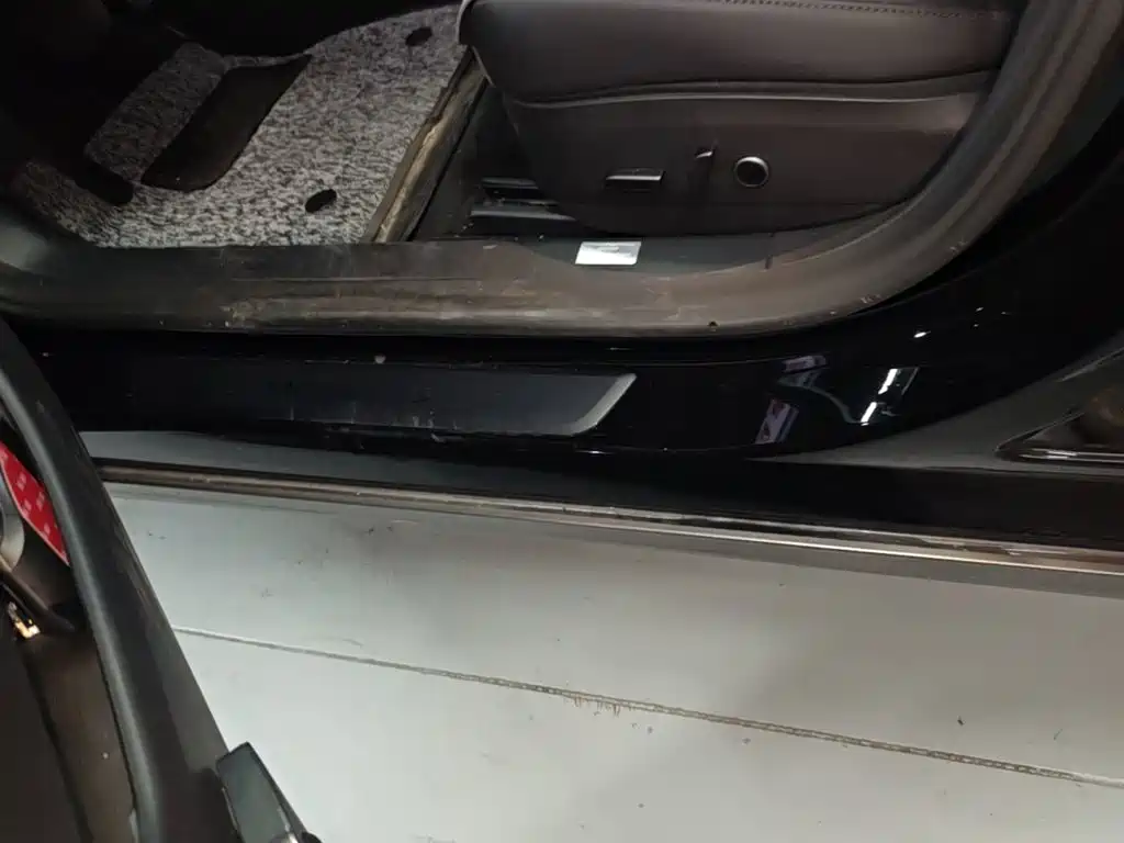 Tesla Model 3 — миниатюра 22