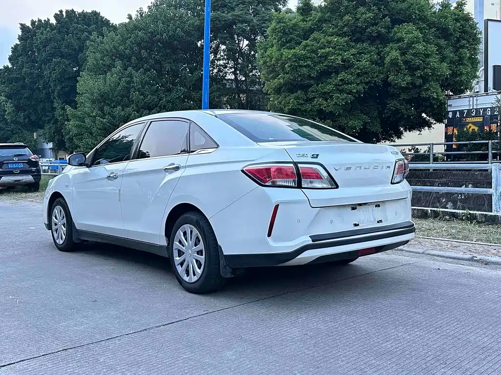 Venucia D60 EV — миниатюра 6