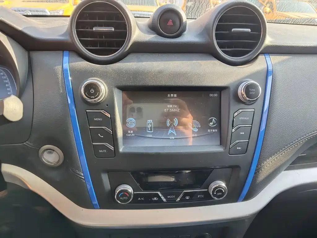 Dongfeng Rich 6 New Energy — миниатюра 13