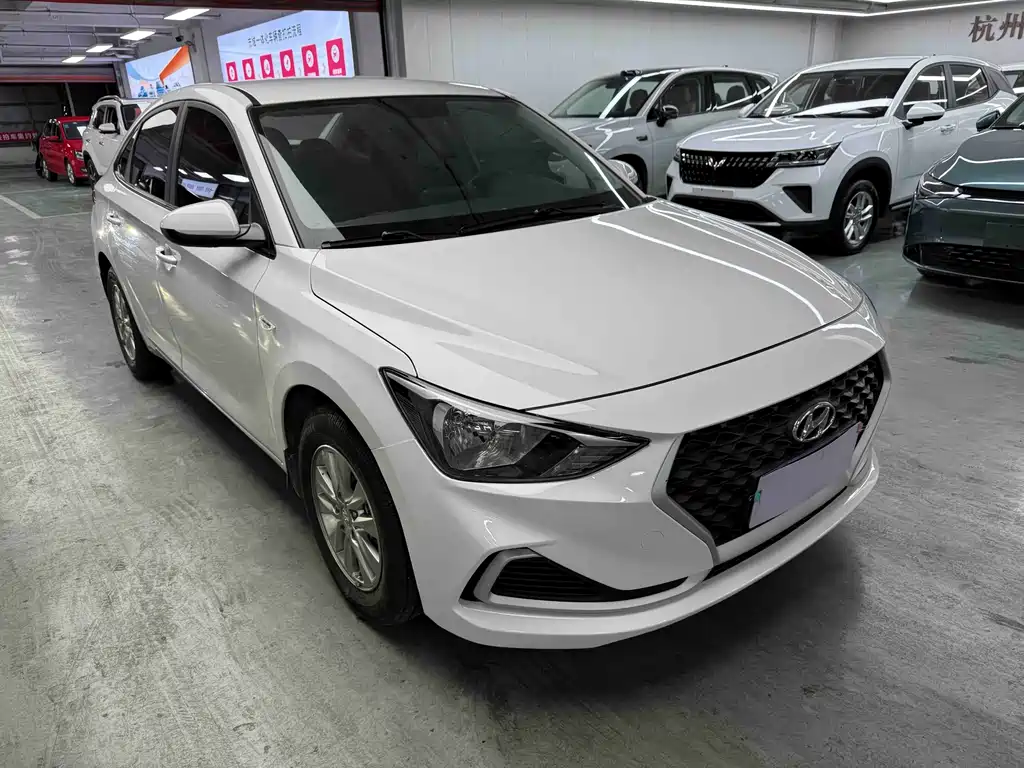 Hyundai Elantra — миниатюра 3