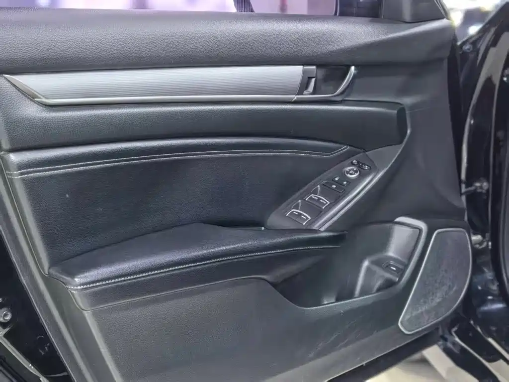 Honda Accord — миниатюра 10