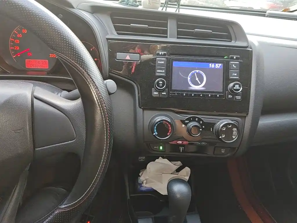 Honda Fit — миниатюра 13