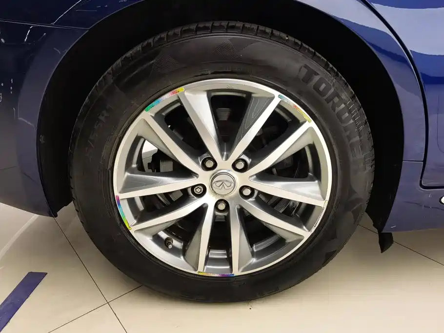 Infiniti Q50L — миниатюра 6