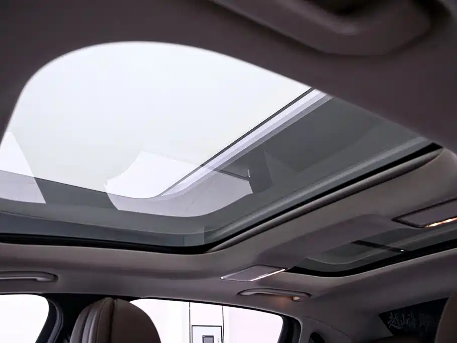 Mercedes-Benz E-Class — миниатюра 12