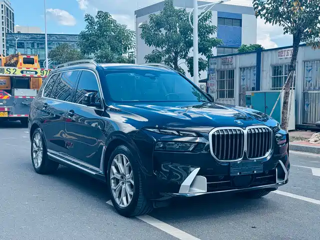 BMW  X7 2023