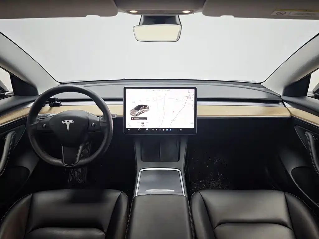 Tesla Model 3 — миниатюра 9