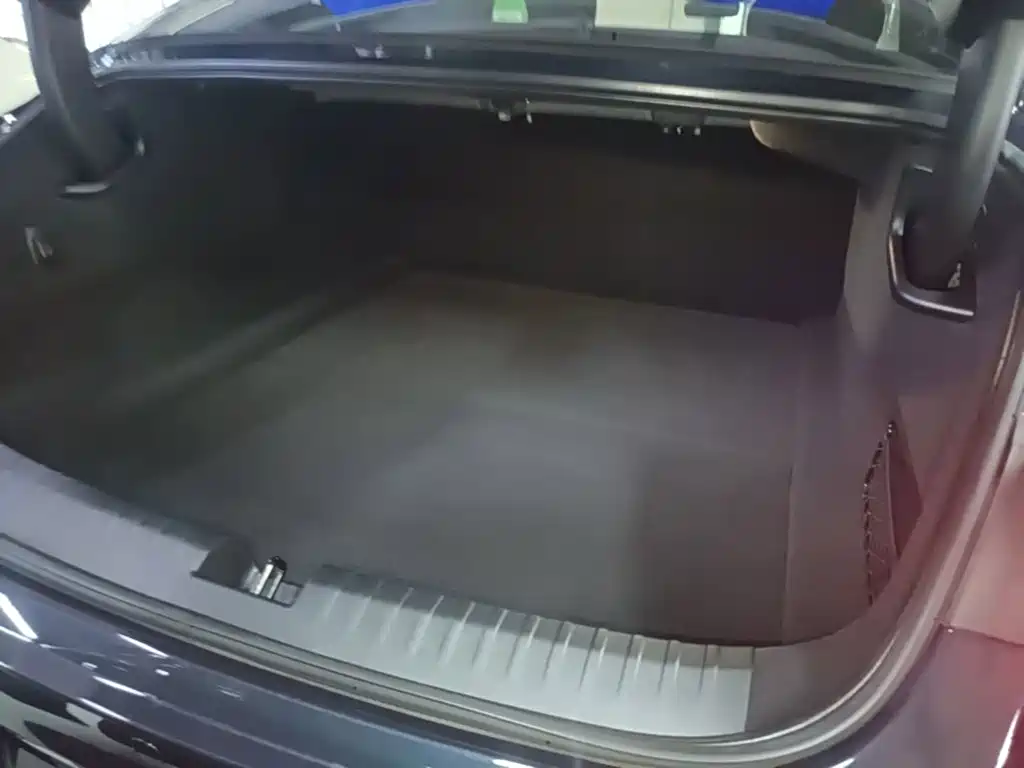 Xiaomi SU7 — миниатюра 19