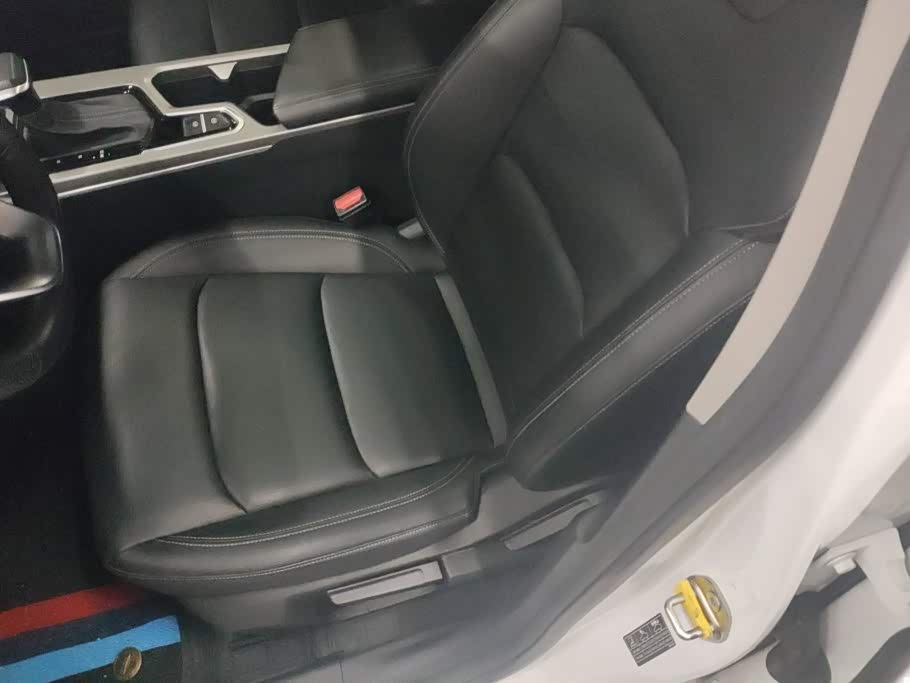BMW 1 Series 1.5 л 2024 г. Белый, пробег 40300 км