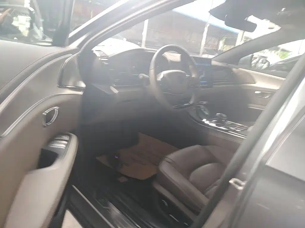 BYD Han — миниатюра 16