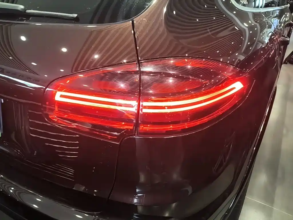 Porsche Cayenne — миниатюра 8