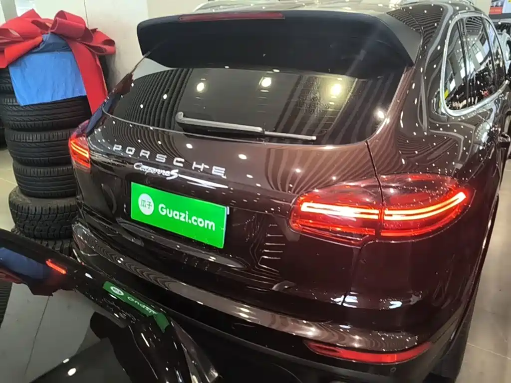 Porsche Cayenne — миниатюра 6