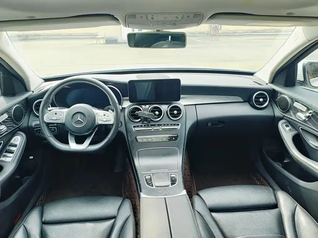 Mercedes-Benz C-Class — миниатюра 6