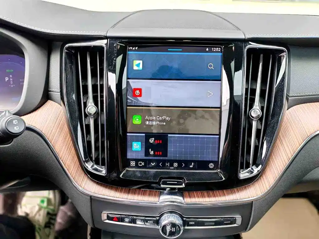 Volvo XC60 PHEV — миниатюра 16