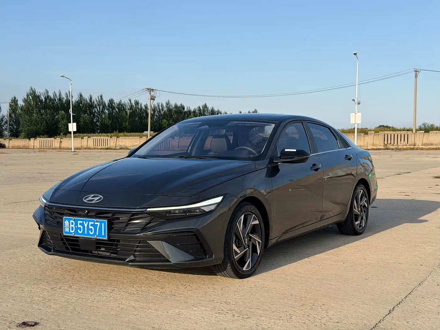 伊兰特 2023款  1.5L CVT TOP旗舰版 2023