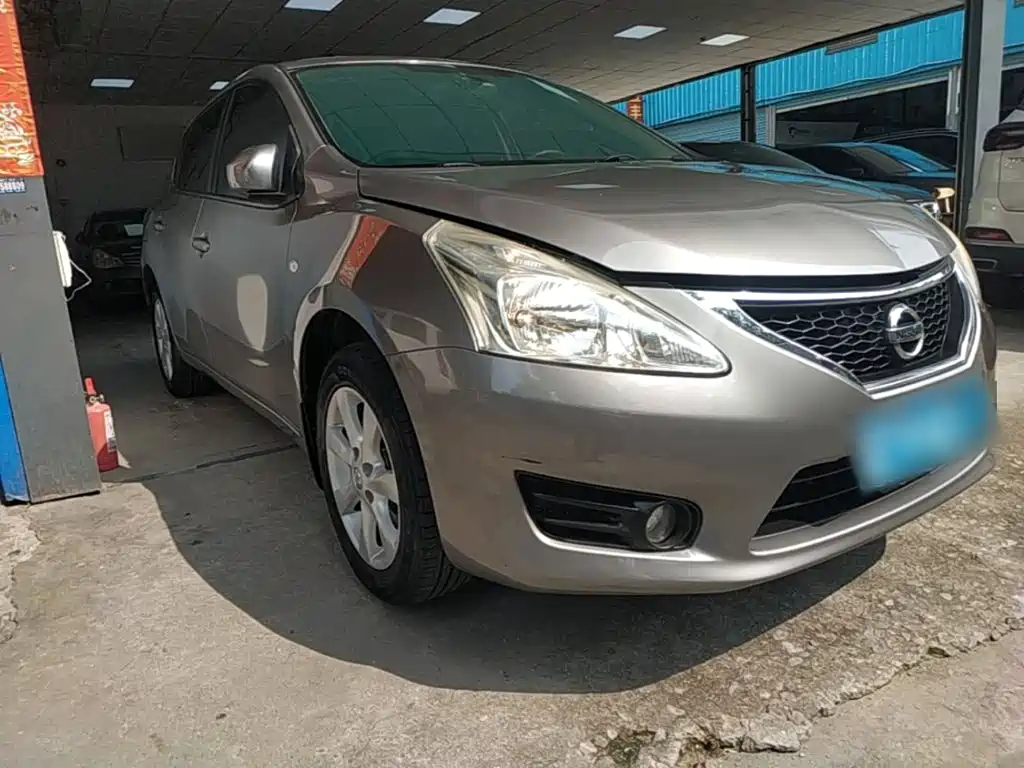 Nissan Tiida — миниатюра 4