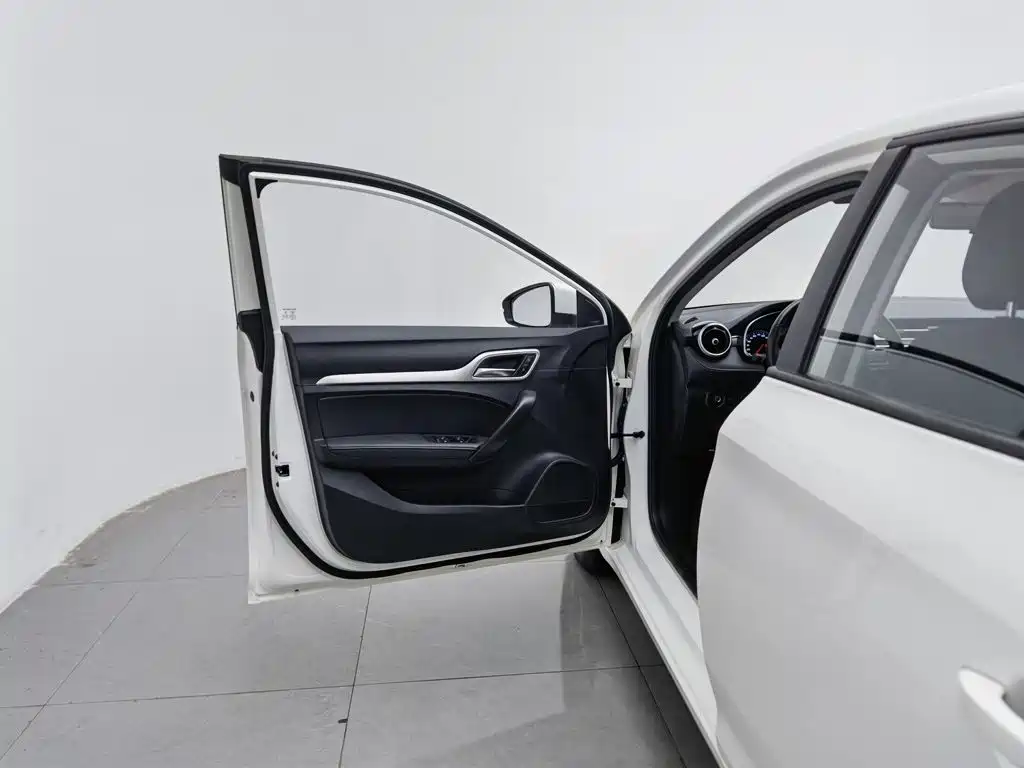 MG MG6 — миниатюра 8
