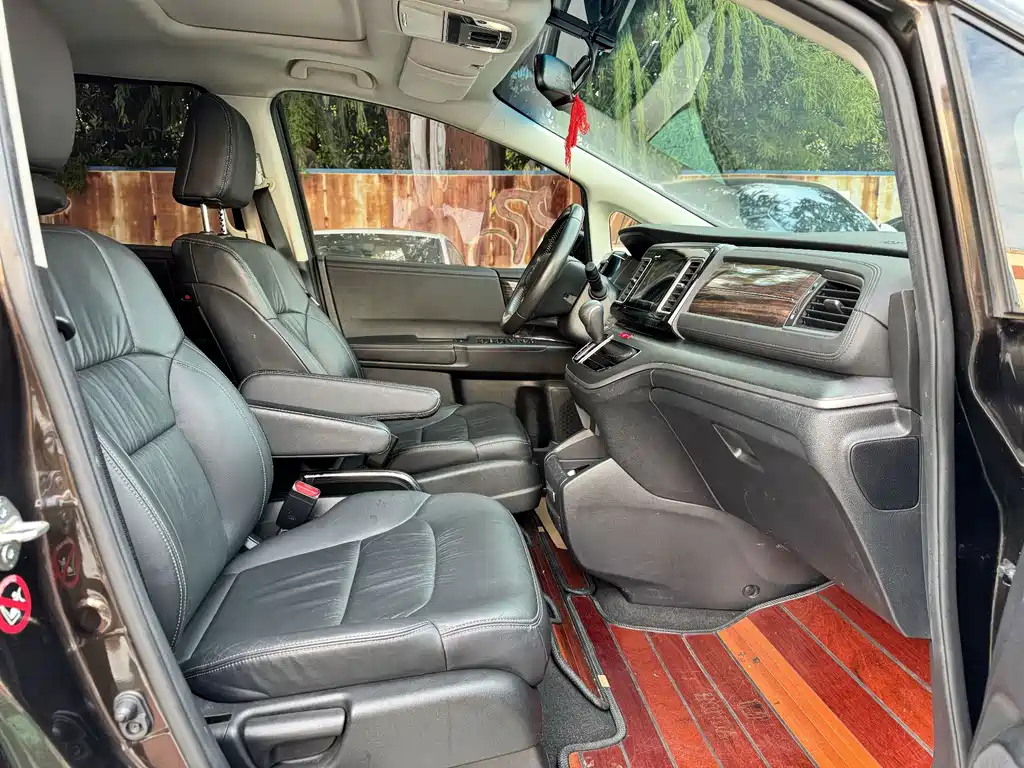 Honda Elysion — миниатюра 6