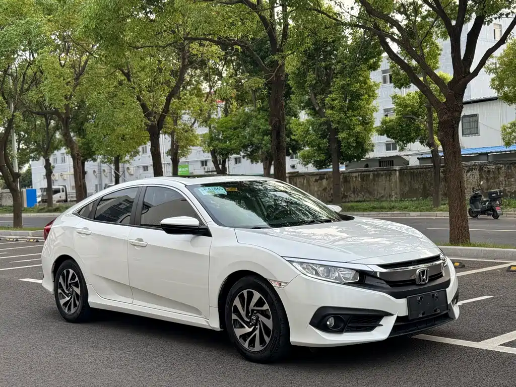 Honda Civic 2016 220TURBO CVT Luxury