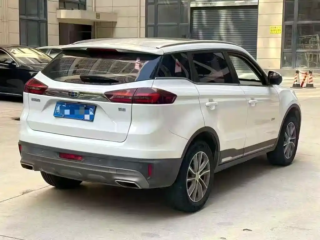 Geely Boyue — миниатюра 7