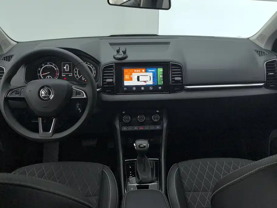 Skoda Karoq — миниатюра 12