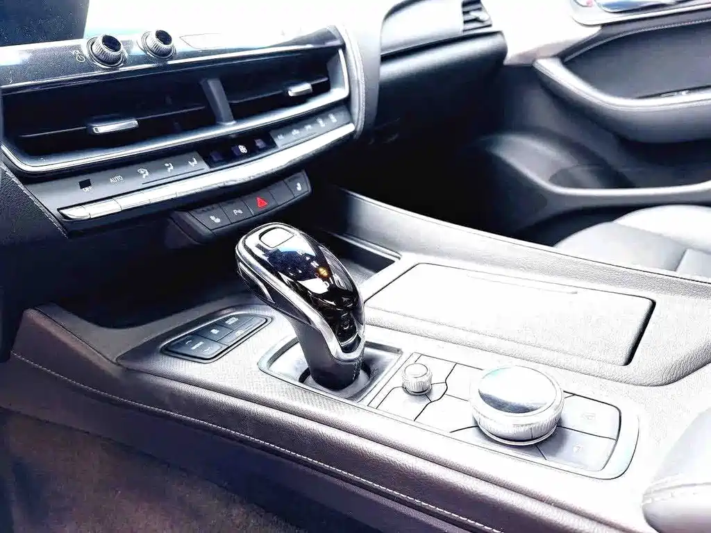Cadillac CT5 — миниатюра 6