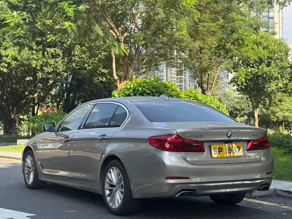 BMW 5 Series — миниатюра 4
